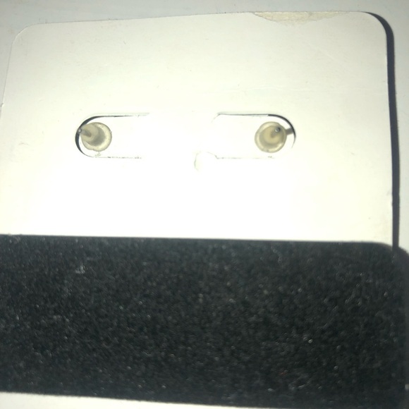 Silver Floral Pattern Earrings with Clear Stones - Picture 4 of 4